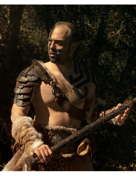 Vikingerschouderstuk van bruin leer,...