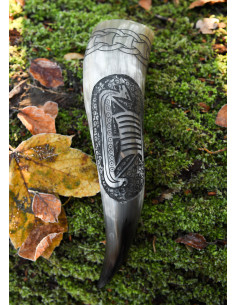 Drinkhoorn gegraveerd met Vikingboot 2