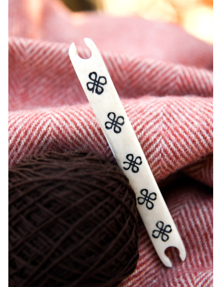 Lansluiting in bot met Keltische knopen