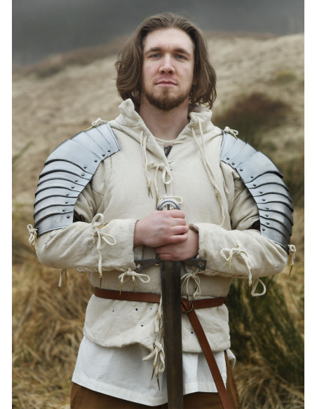 Middelalder skulderbeskyttere i stål...