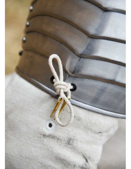 Middeleeuwse schouderstukken in staal...