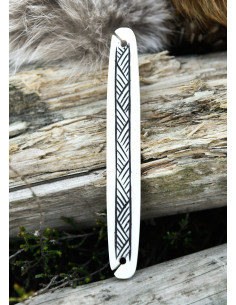 Lanzadera medieval de hueso para tejer 2