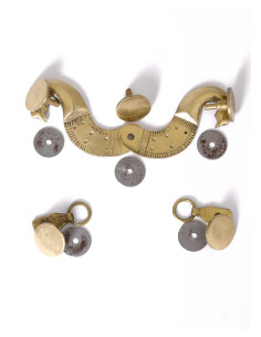 Beugels en knopen voor de Lórica Hamata Romana 2