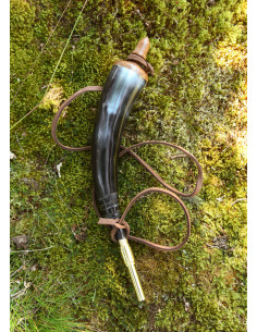 Hoornpoeder met messing dop (ongeveer 25 cm.)
