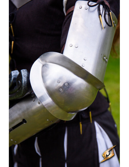 Mittelalterliche Arme aus Stahl... Mittelalterliche Arme aus Stahl...