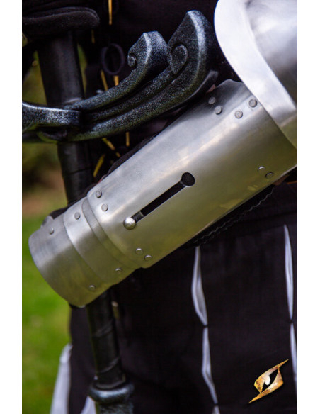 Mittelalterliche Arme aus Stahl... Mittelalterliche Arme aus Stahl...