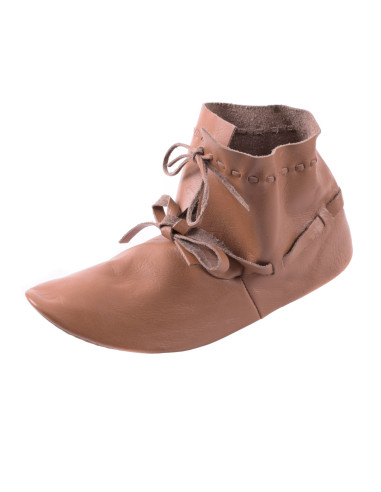 Mittelalterliche Stiefel mit halber Schaft, umgekehrt genäht