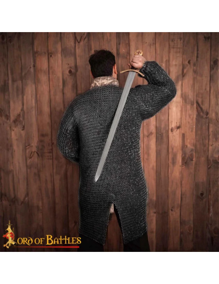 Nittet sortfarvet rund ringkædebrynje