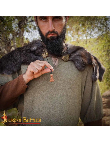 Colgante hacha celta-vikinga, acabado...