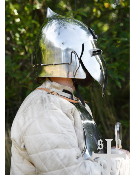 Medieval hjelm med visir og løgformet...