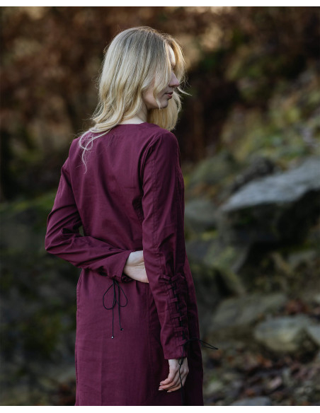 Lange mittelalterliche Tunika aus...