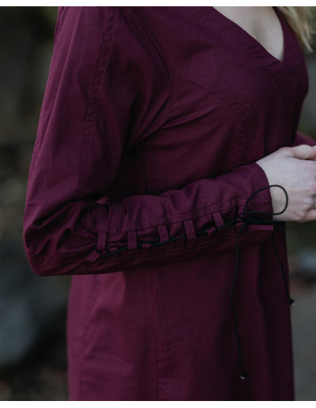 Lange mittelalterliche Tunika aus...