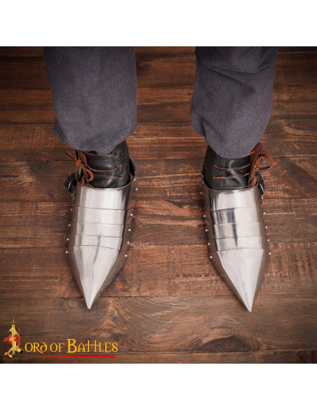 Sabatones medievales en acero Siglos...