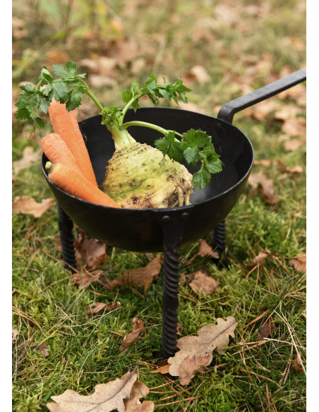 Middeleeuwse driepoot pan handgesmeed