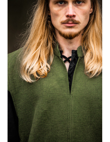 Mittelalterliche ärmellose Tunika im...