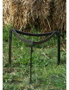Handgeschmiedeter mittelalterlicher Halter für Feuerkorb