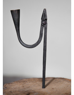 Candelabro de junco forjado a mano con extremo puntiagudo