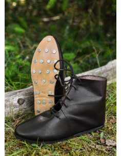 Middeleeuwse hoge schoenen met veters