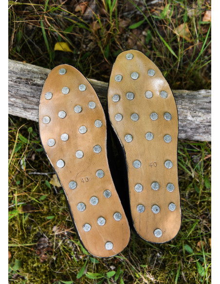 Mittelalterliche hohe Schnürschuhe