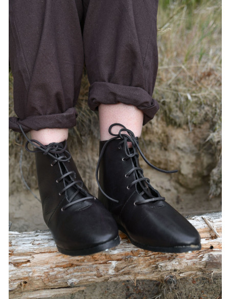 Zapatos medievales altos con cordones Zapatos medievales altos con cordones