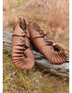 Romeinse leren sandalen in bruin, met vetersluiting