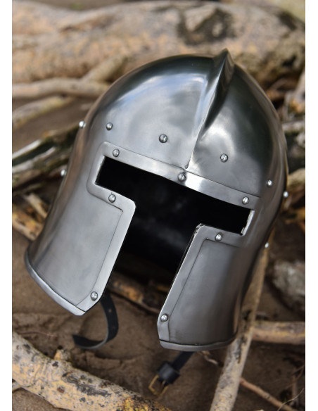 Funktionel italiensk barbuta, år 1440