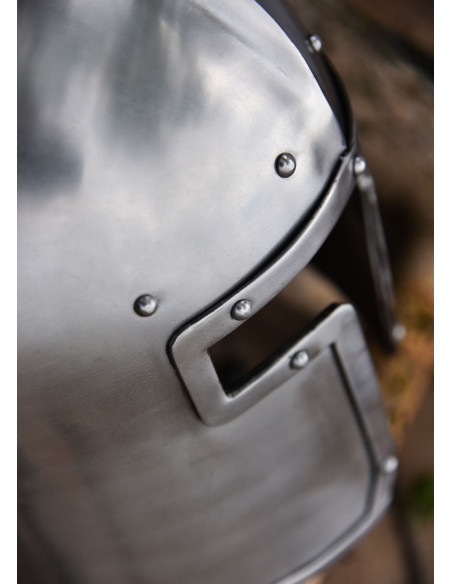 Funktionel italiensk barbuta, år 1440