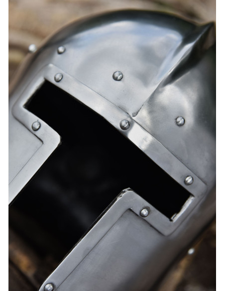 Funktionel italiensk barbuta, år 1440