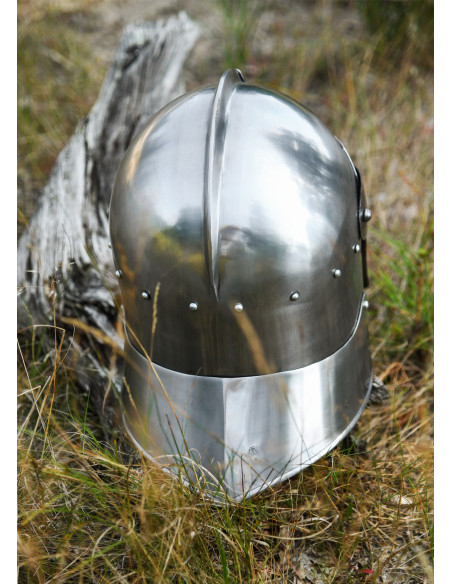 Celada medieval con visera, año 1490