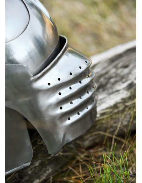 Celada medieval con visera, año 1490