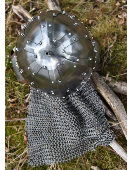 Spangenhelm helm met oorbeschermers...