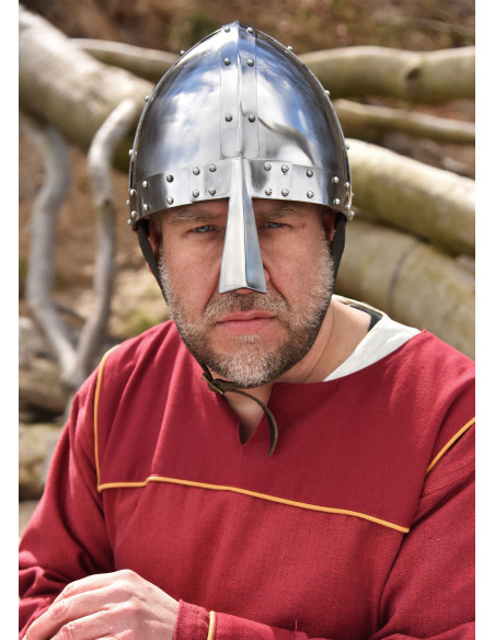 Casco Spangenhelm funcional, s. XI Casco Spangenhelm funcional, s. XI