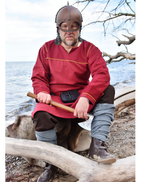 Gjermundbu vikingehjelm med... Gjermundbu vikingehjelm med...