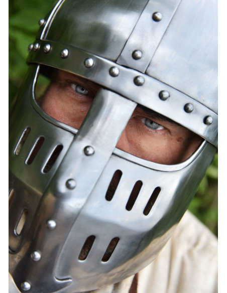 Casco Spangenhelmet con visera