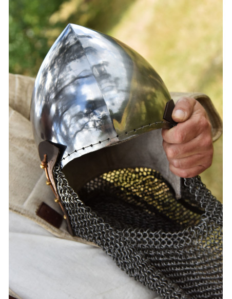 Kampfbereites Becken mit integriertem...