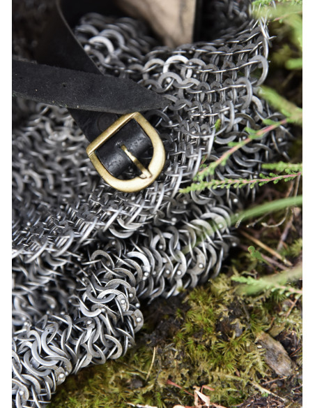 Kampfbereites Becken mit integriertem...