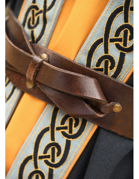 Cinturón medieval de cuero anudado,...