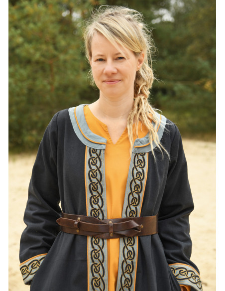 Cinturón medieval de cuero anudado,...