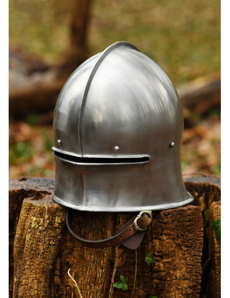 Medievalt hjelm af typen Sallet, stål...