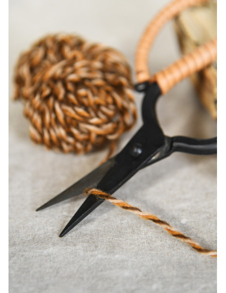 Håndsmiddede sakse med skaft...