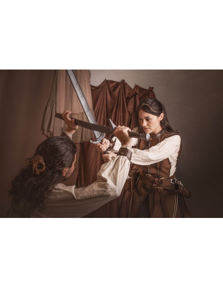 Cuera medieval larga marrón en piel...