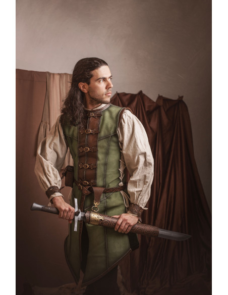 Cuera medieval larga verde en piel de... Cuera medieval larga verde en piel de...