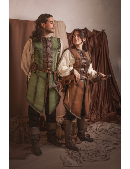 Cuera medieval larga verde en piel de... Cuera medieval larga verde en piel de...