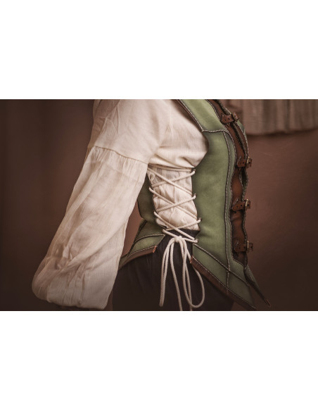 Cuera medieval corta verde en piel de... Cuera medieval corta verde en piel de...