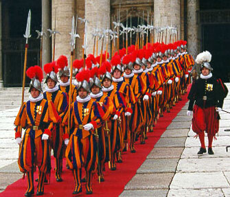 Alabarderos de la Guardia Suiza del Vaticano
