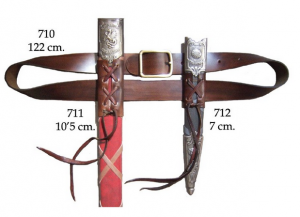Cinturón portaespadas y portadagas 300x217 - Il pugio romano o il pugnale romano