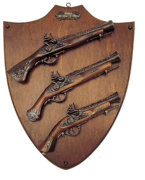PANOPLIA EN FORMA DE ESCUDO CON TRES PISTOLAS - Colecciona bellas piezas antiguas de armas de fuego
