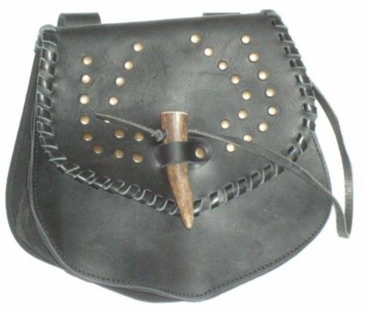 Bolso medieval con remaches1 411x350 custom - Accessori per vestiti medievali