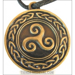 colgante celta triskell con nudo celtico acabado bronce 300x300 - Bellos colgantes de época