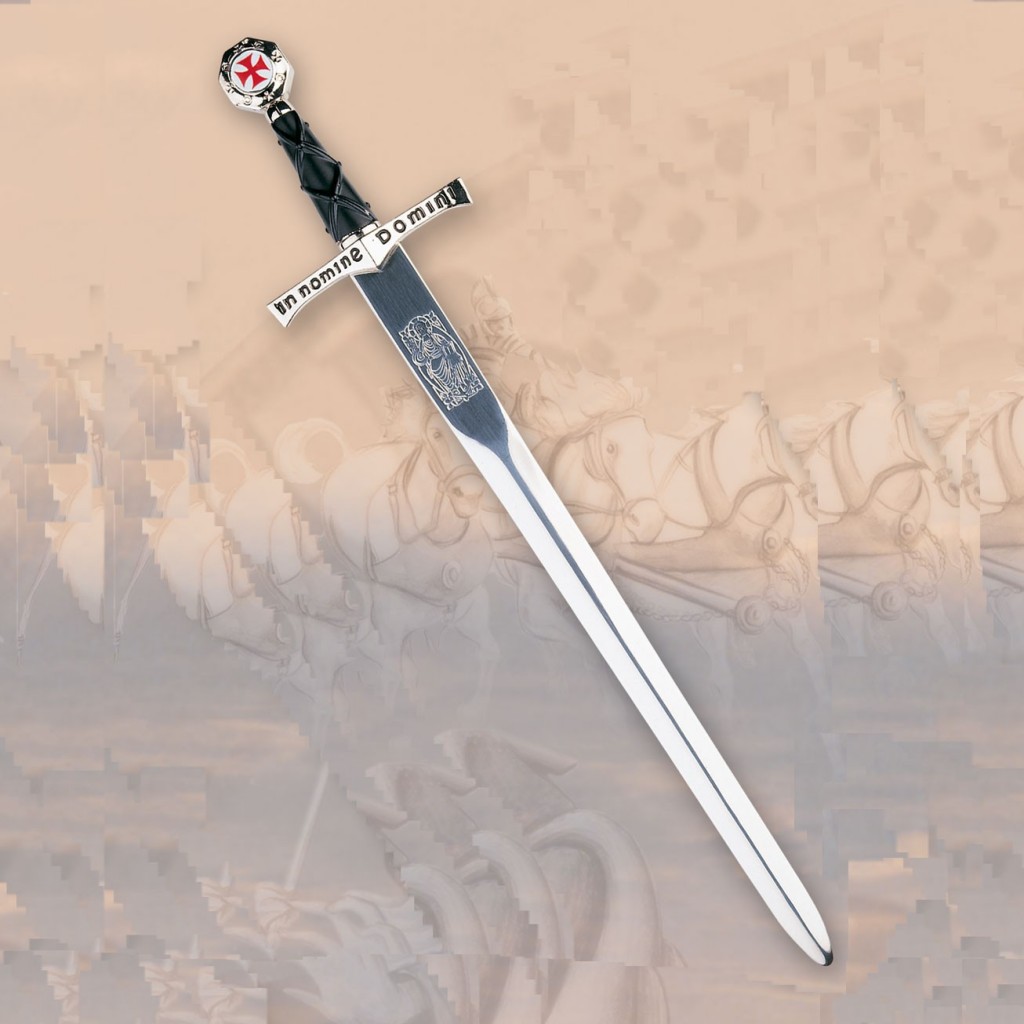 abrecartas espada templarios 1024x1024 - Un escritorio muy medieval